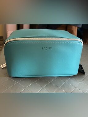 Stunning La Mer Vegan Leather Trousseau Bag (Medium )